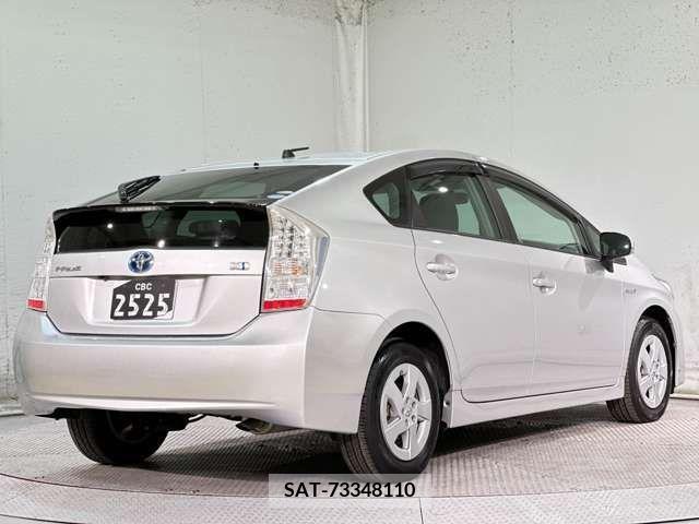 Toyota PRIUS 2011-09 224808-8