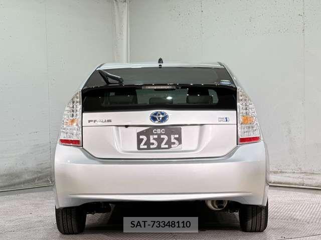 Toyota PRIUS 2011-09 224808-9