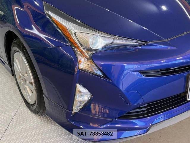 Toyota PRIUS 2016-05 322331-12