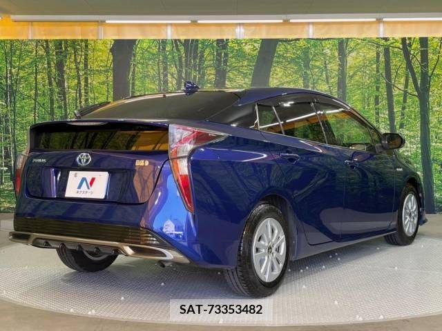 Toyota PRIUS 2016-05 322331-17