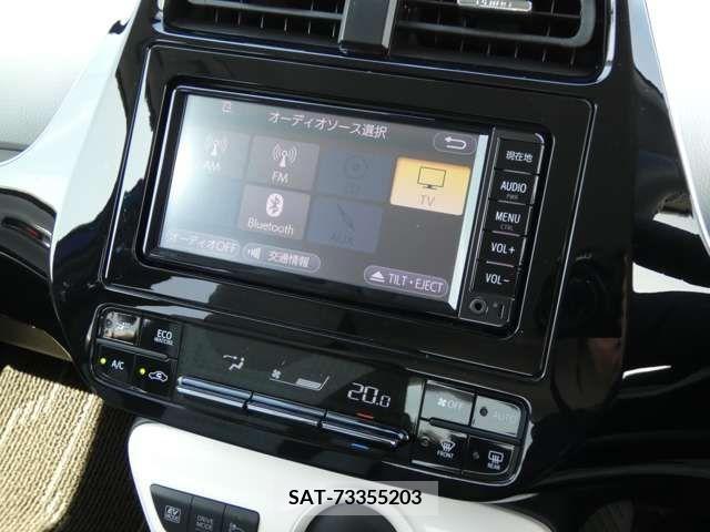 Toyota PRIUS 2017-01 282334-11
