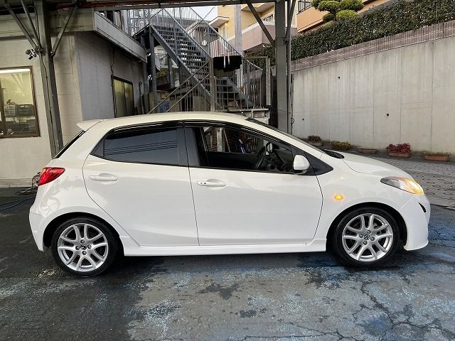 Mazda DEMIO 2012-11 196699-7