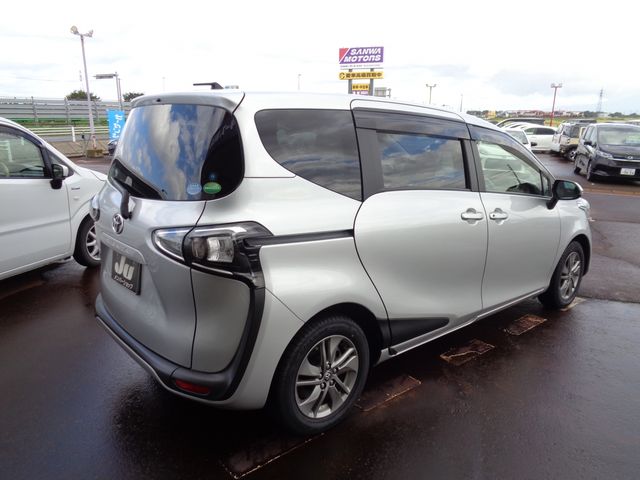 Toyota SIENTA 2019-06 19582-2