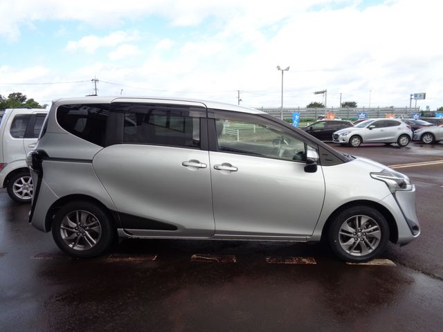 Toyota SIENTA 2019-06 19582-4