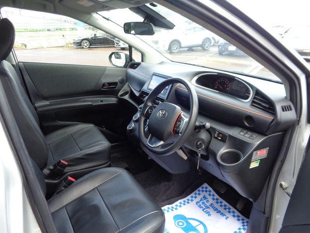 Toyota SIENTA 2019-06 19582-1