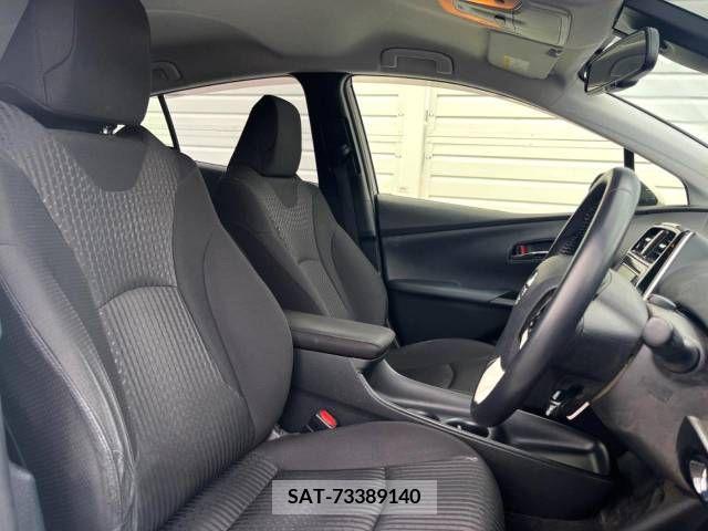Toyota PRIUS 2017-10 385621-9