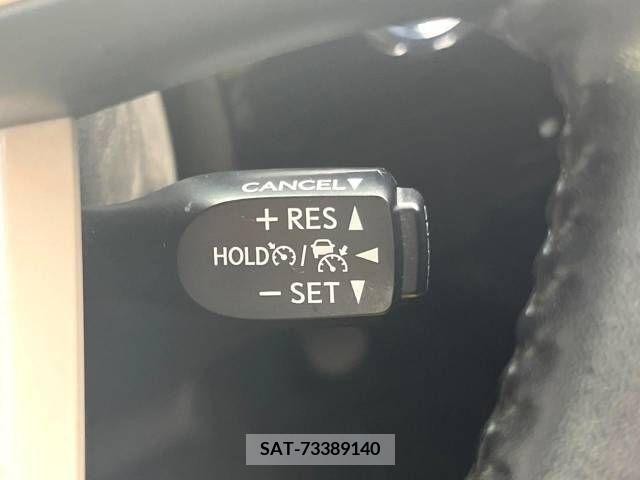 Toyota PRIUS 2017-10 385621-4