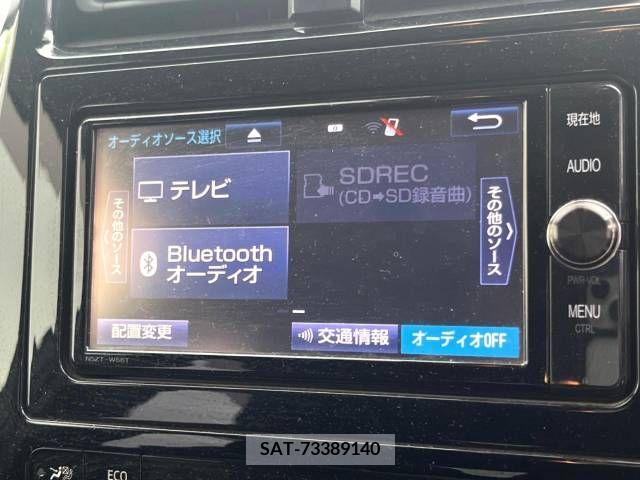 Toyota PRIUS 2017-10 385621-2