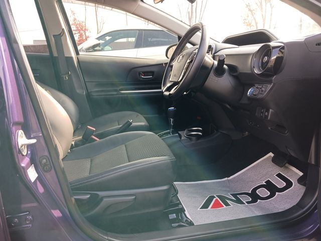 Toyota AQUA 2017-09 186351-9