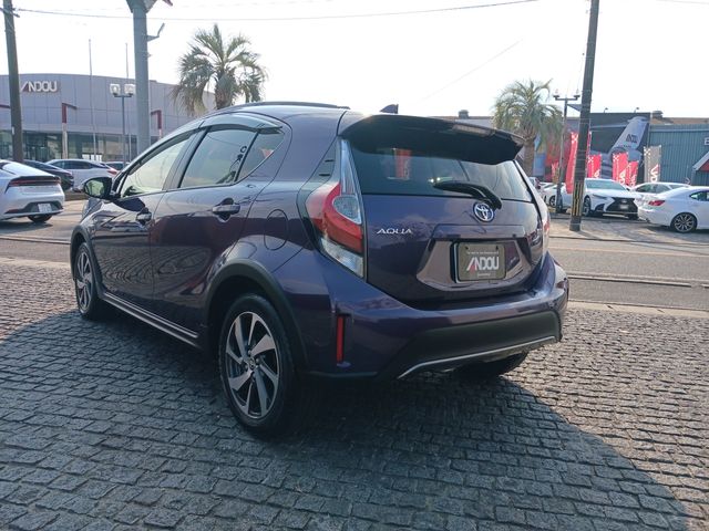 Toyota AQUA 2017-09 186351-2