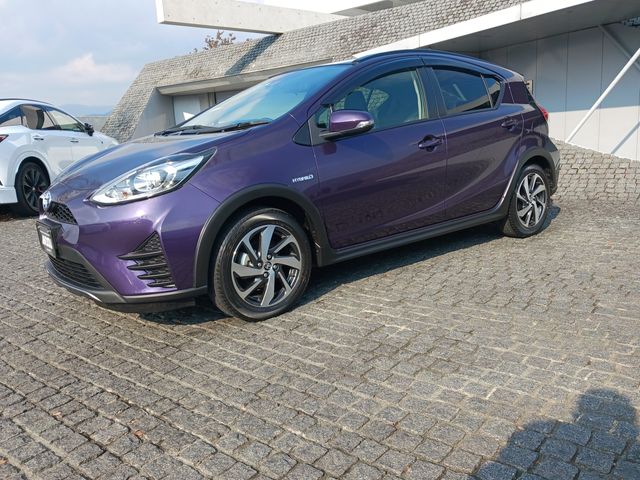Toyota AQUA 2017-09 186351-1