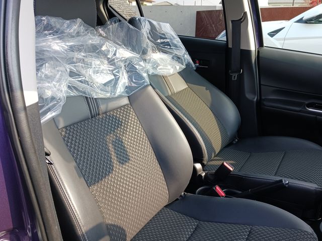 Toyota AQUA 2017-09 186351-10