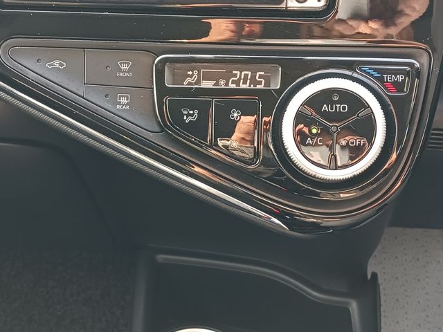 Toyota AQUA 2017-09 186351-16