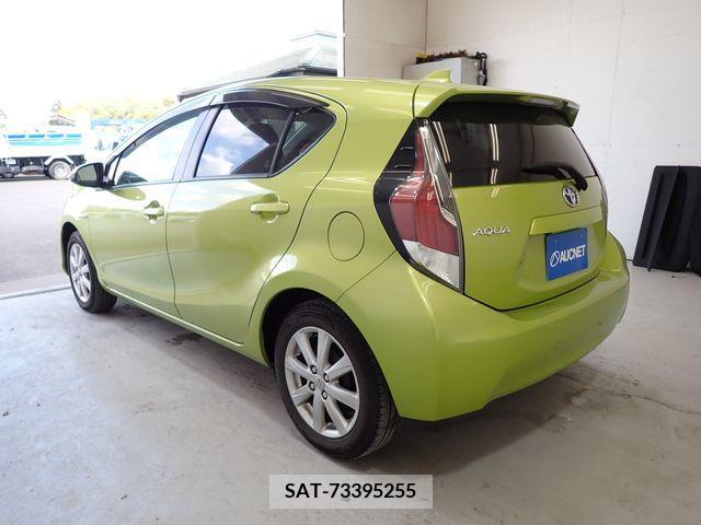 Toyota AQUA 2016-03 236840-2