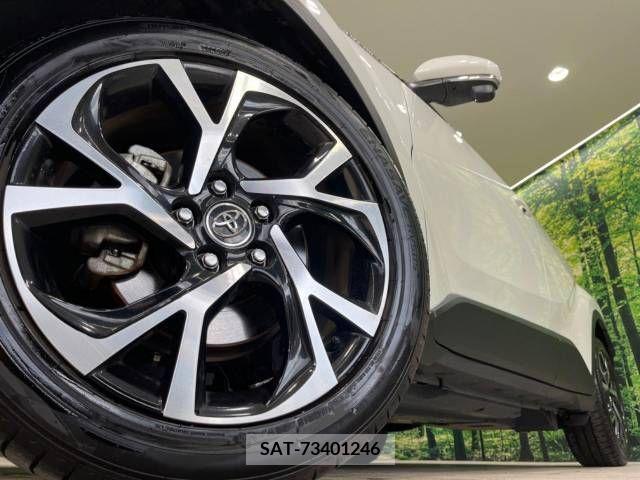 Toyota C-HR 2017-02 357823-13