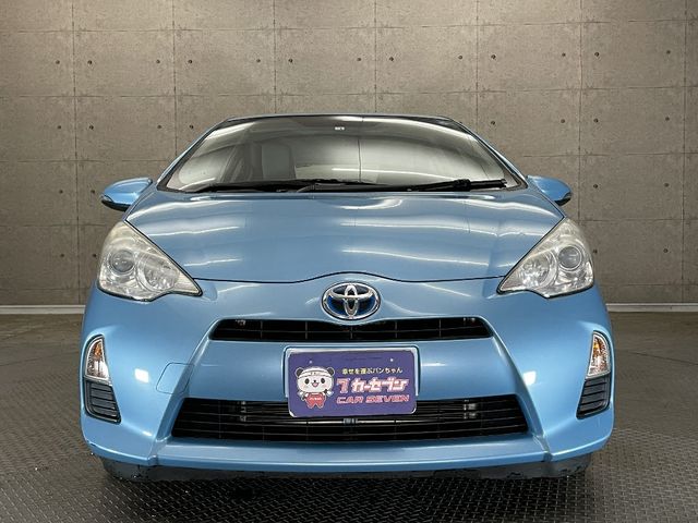 Toyota AQUA 2012-01 192138-4