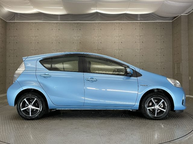 Toyota AQUA 2012-01 192138-7
