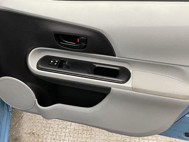 Toyota AQUA 2012-01 192138-26