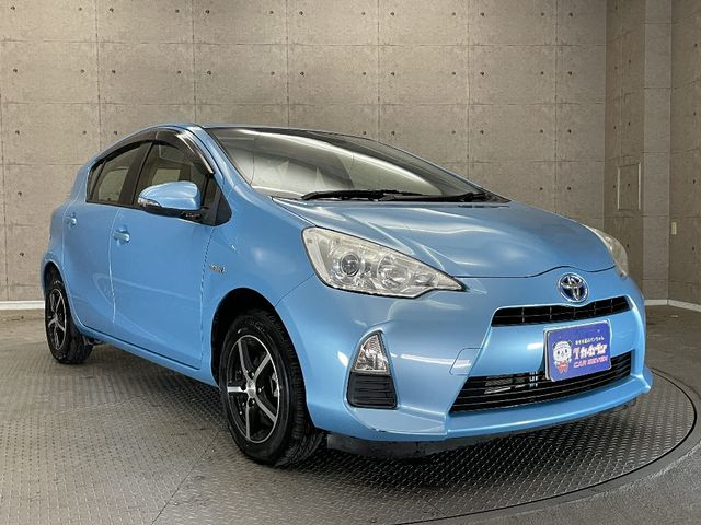 Toyota AQUA 2012-01 192138-5