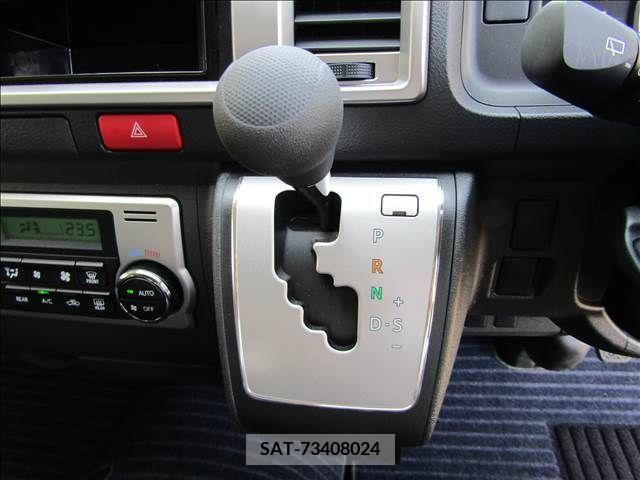 Toyota HIACE WAGON 2017-02 245798-5