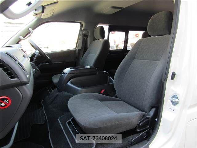 Toyota HIACE WAGON 2017-02 245798-18