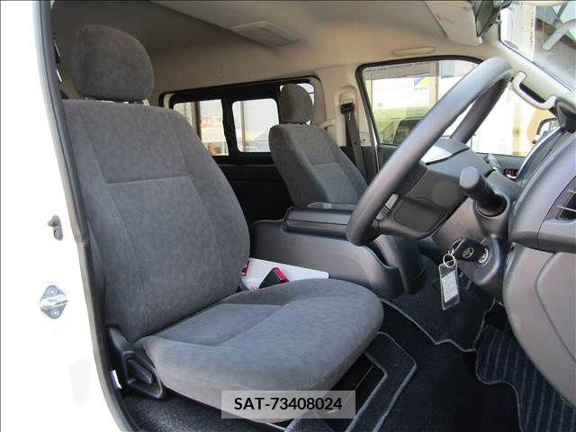 Toyota HIACE WAGON 2017-02 245798-16