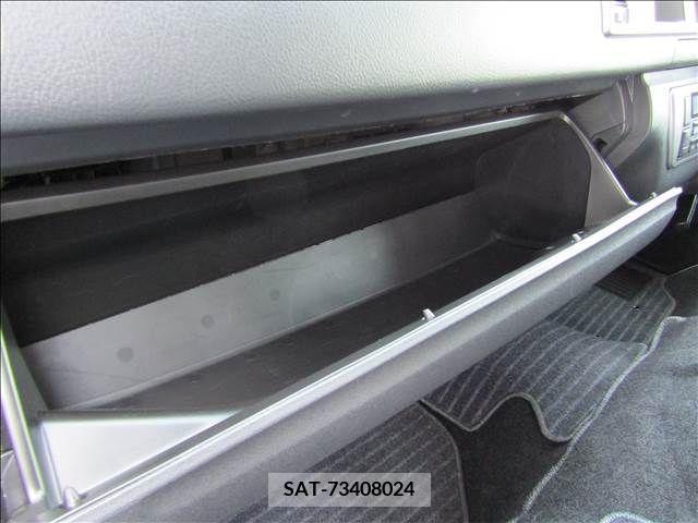 Toyota HIACE WAGON 2017-02 245798-14