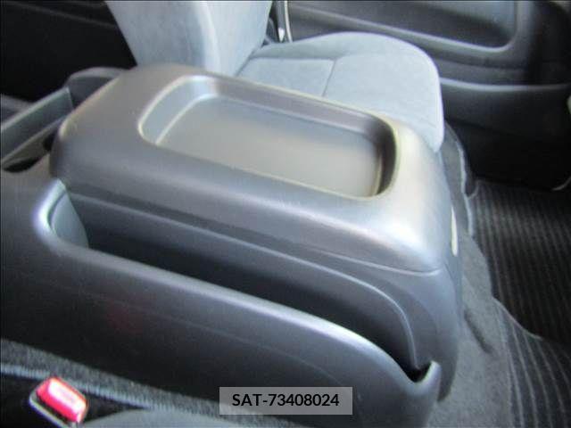 Toyota HIACE WAGON 2017-02 245798-12