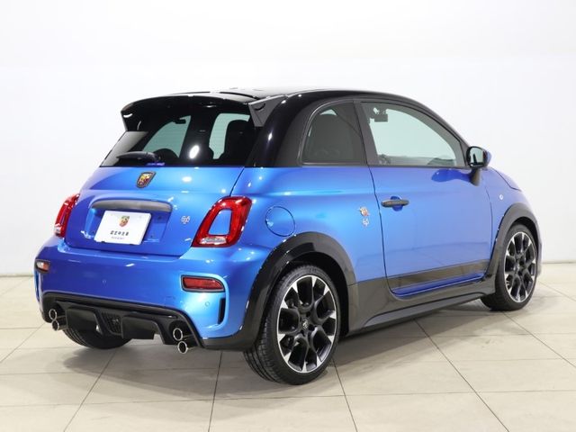Abarth 695 2023-07 26824-7