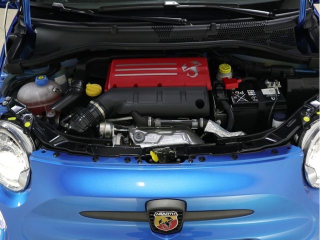 Abarth 695 2023-07 26824-24