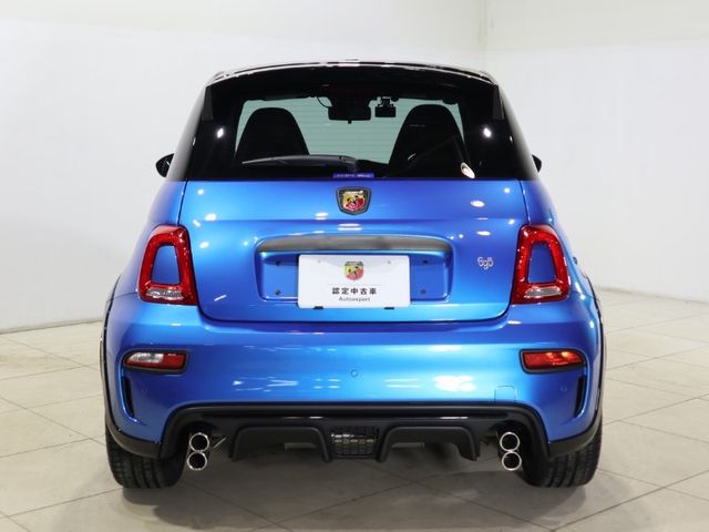 Abarth 695 2023-07 26824-2