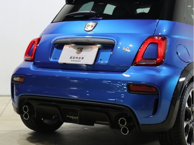 Abarth 695 2023-07 26824-6