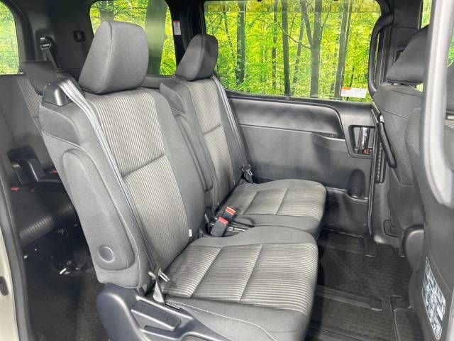 Toyota VOXY 2018-12 186202-9