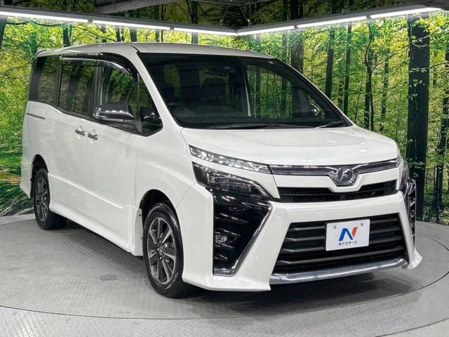 Toyota VOXY 2018-12 186202-17