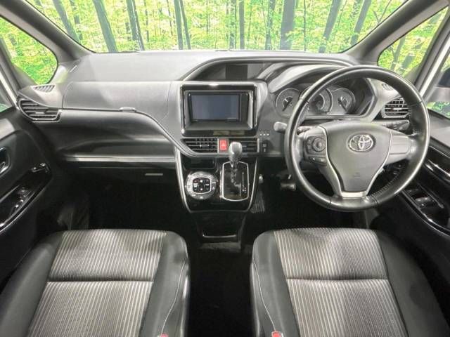 Toyota VOXY 2018-12 186202-1