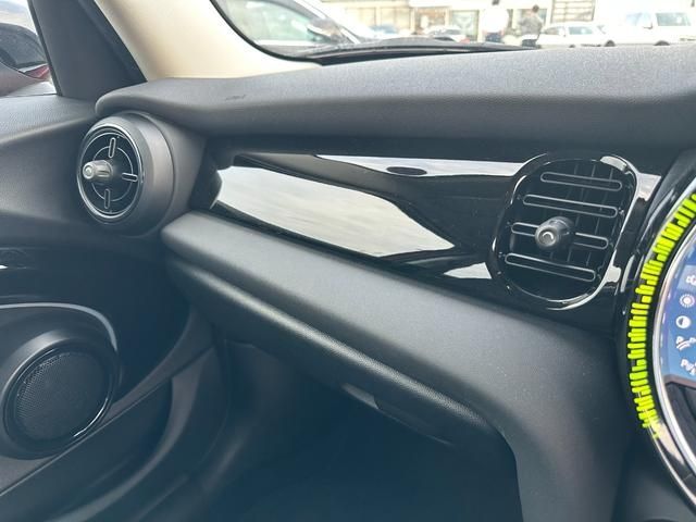 Bmw MINI 2023-03 195504-18