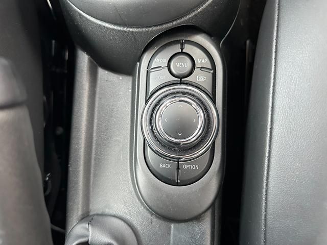 Bmw MINI 2023-03 195504-17