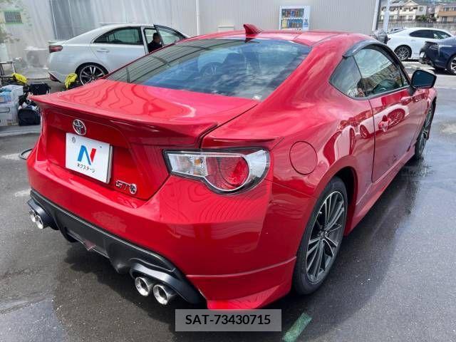 Toyota 86 2014-03 355208-16