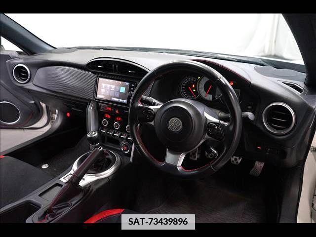 Toyota 86 2018-08 352711-1