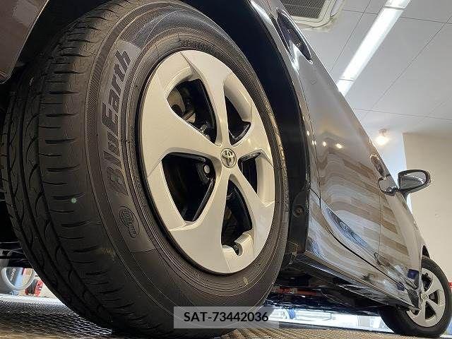 Toyota PRIUS 2014-01 339772-18