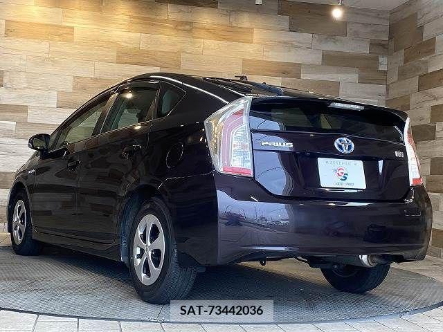 Toyota PRIUS 2014-01 339772-15