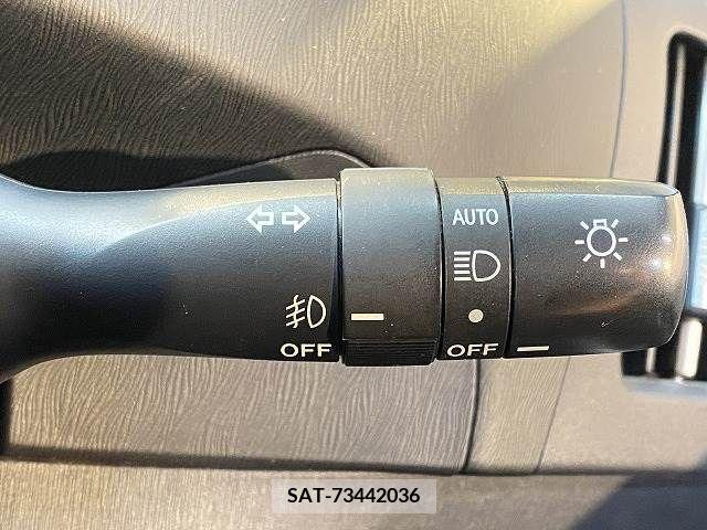 Toyota PRIUS 2014-01 339772-6