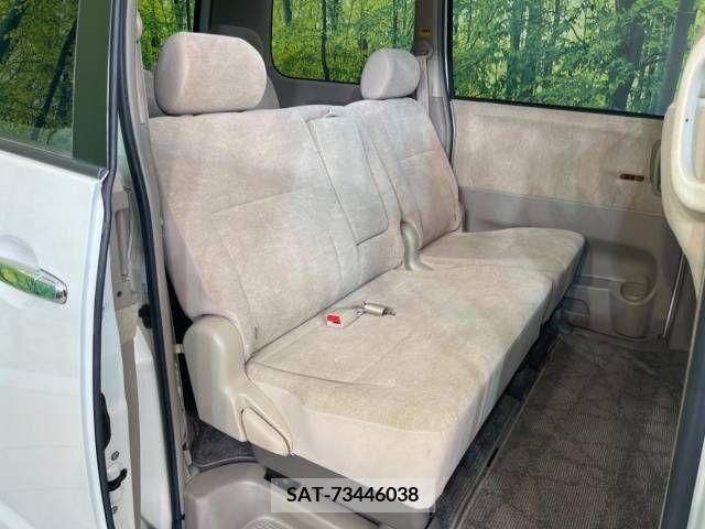 Toyota NOAH 2005-09 365119-8