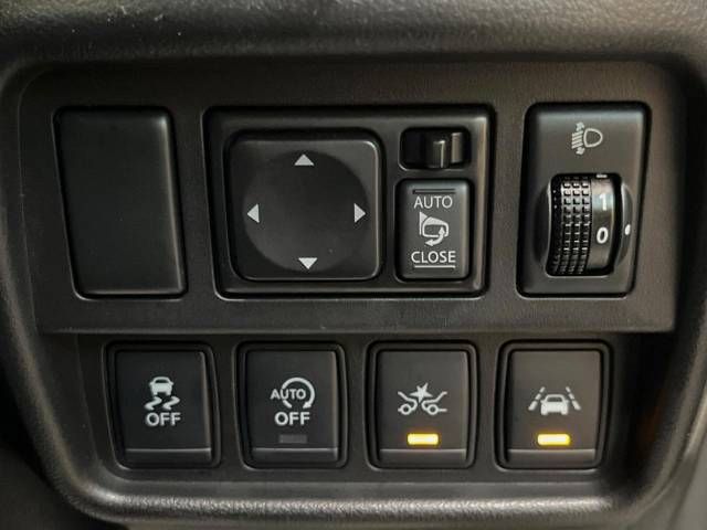 Nissan JUKE 2018-02 14633-8