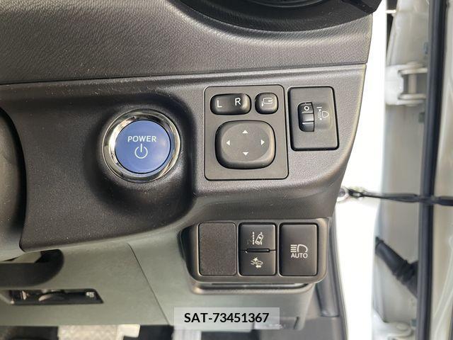 Toyota AQUA 2019-01 235455-12