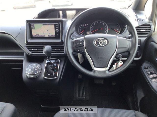Toyota NOAH 2017-04 392819-10