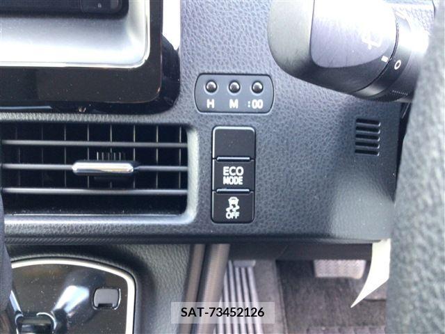 Toyota NOAH 2017-04 392819-27