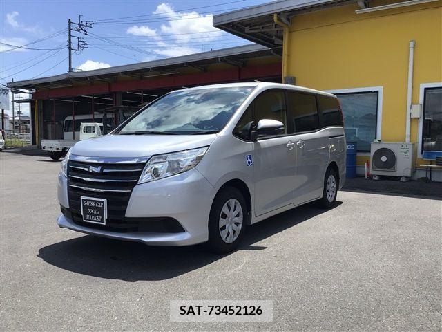 Toyota NOAH 2017-04 392819-24