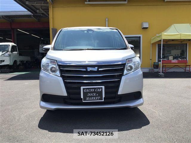 Toyota NOAH 2017-04 392819-2