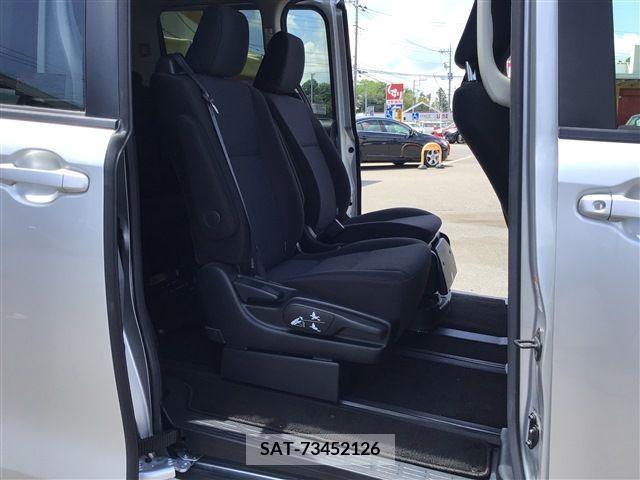 Toyota NOAH 2017-04 392819-15